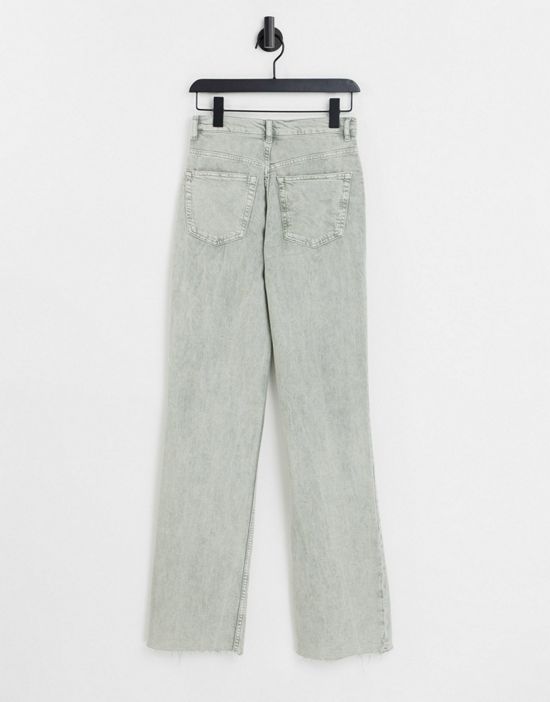 https://images.asos-media.com/products/pullbear-dad-jeans-with-rip-in-green/23348998-2?$n_550w$&wid=550&fit=constrain