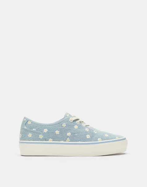 Pull&Bear Daisy canvas trainers in blue - view 1