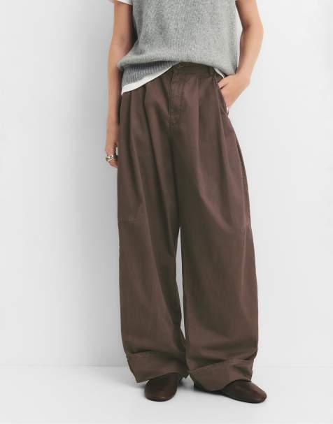Pull&Bear Darted balloon fit trousers in chocolate - view 1