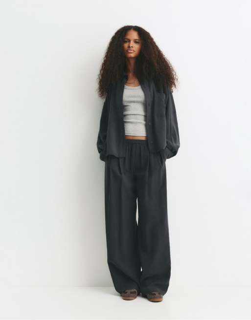 Pull&Bear – Darted – Gråmelerade finbyxor