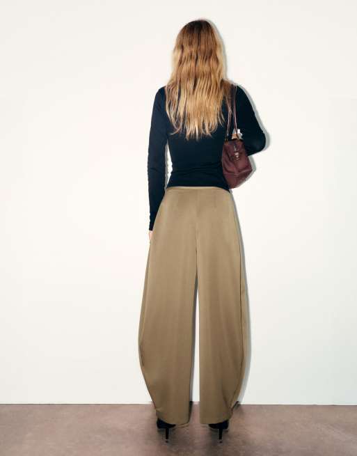 Pull&Bear Darted smart trousers in camel, 2 of 7