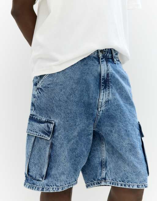 Pull&Bear Denim cargo bermuda shorts in medium blue | ASOS