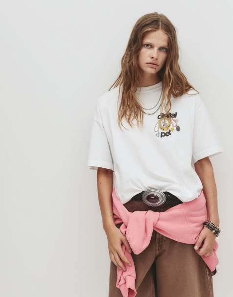 Pull&Bear Digital pet t-shirt in off white - view 1