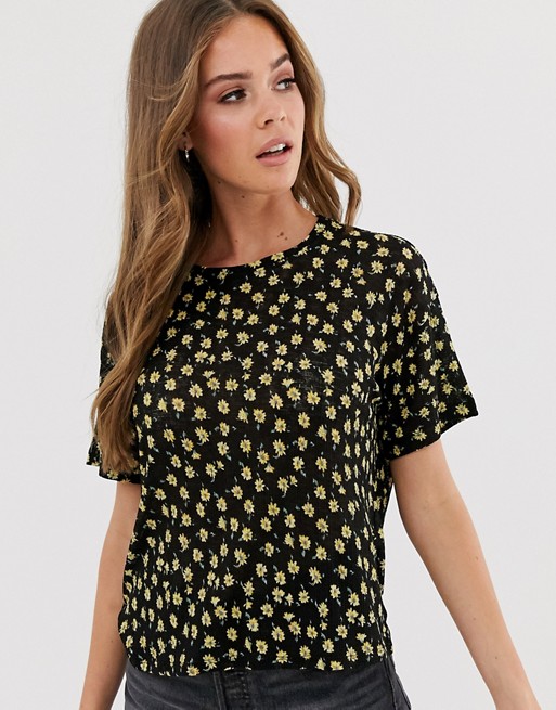 Pull&Bear ditsy floral tee in black