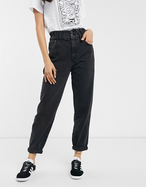 Pull&Bear double button elasticated waist mom jean in black