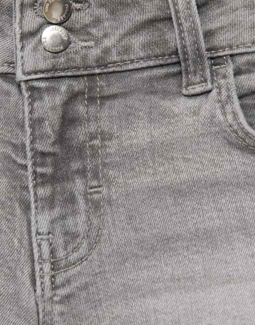 Pull&Bear Double-button mini denim shorts in grey, 7 of 7