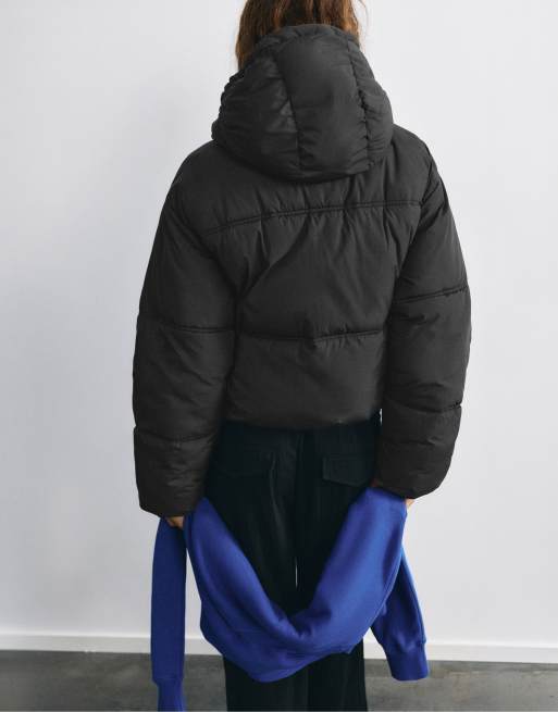 Pull&Bear doudoune courte à capuche noire, 2 de 7