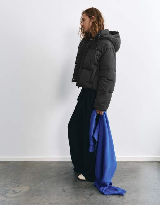 Pull&Bear doudoune courte à capuche noire, 3 de 7