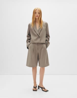 Pull & Bear - Elegante Bermudashorts in Ocker mit Bundfalten-Brown