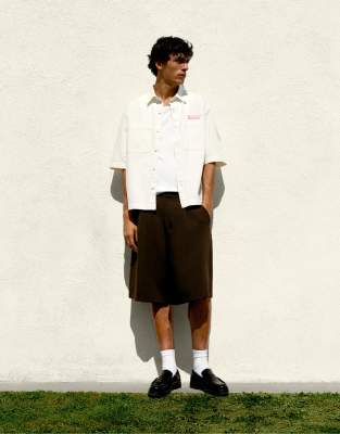 Elegante Bermudashorts in Schokobraun mit Bundfalten Braun 42