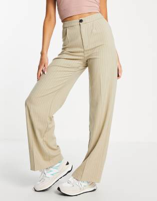 Pull\u0026Bear - Elegante broek met wijde pijpen, naad aan de voorkant en  krijtstreep in beige | ASOS