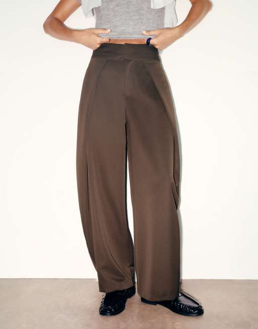 Pull&Bear – Elegante Hose in Braun mit Abnähern, 4 von 7