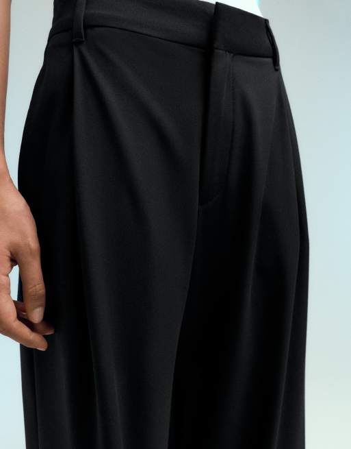 Pull&Bear – Elegante Hose in Schwarz mit Abnähern, 3 von 7