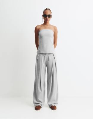 Pull & Bear - Elegante Hose mit Abnähern in Grau