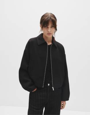 Pull & Bear - Elegante kurze Jacke in Schwarz mit Filzstruktur