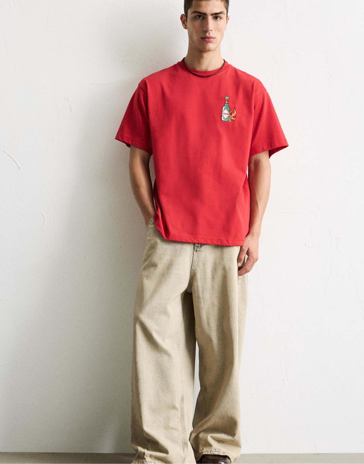 Pull&Bear Embroidered ay carmela t-shirt in red