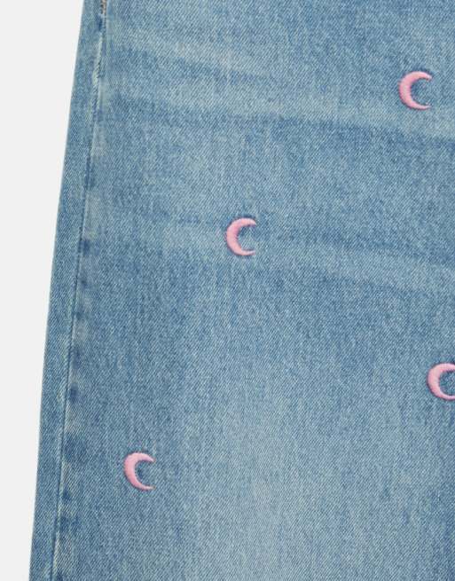 Pull&Bear Embroidered moon baggy jeans in medium blue, 4 of 5