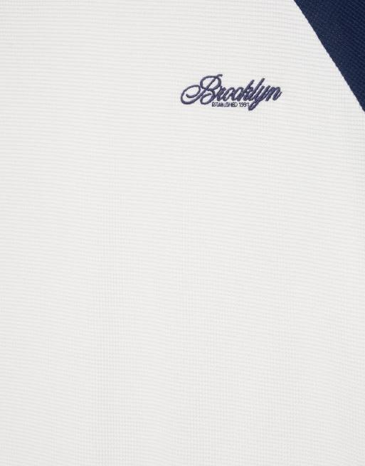 Pull&Bear Embroidered raglan sleeve t-shirt in navy, 5 of 6