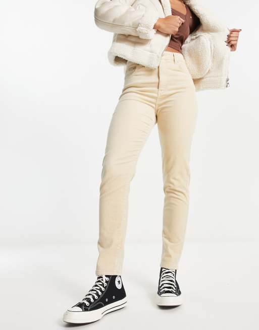 Pull&Bear – Eng geschnittene Cordhose in Ecru