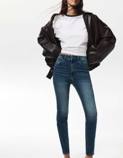 Pull&Bear – Eng geschnittene Jeans in Mittelblau mit hohem Bund - view 1