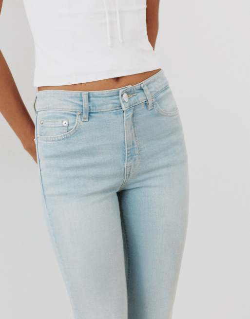 Pull&Bear – Eng geschnittene Schlagjeans in Himmelblau, 5 von 7