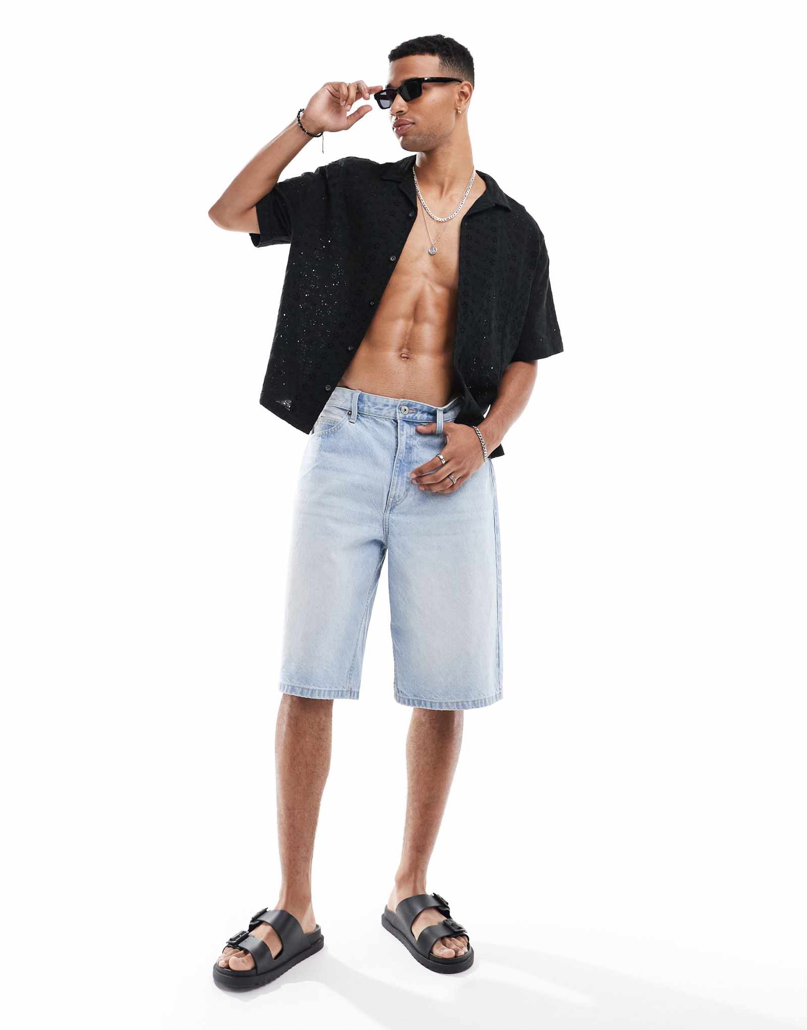 Рубашка с петельками Pull-Bear черного цвета 7190₽