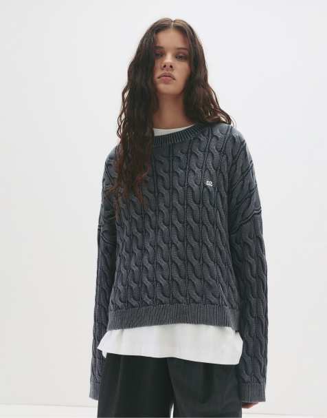 Pull&Bear - Falmet marineblå kabelstrikket sweater - view 1
