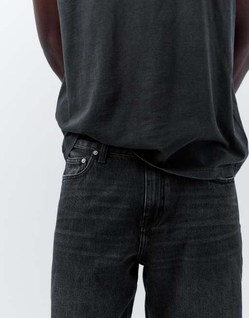 Pull&Bear - Falmet sorte bermudashorts i denim i standard fit, 3 af 4