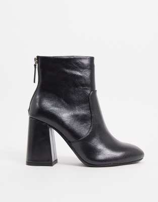 pull&bear lace up boots in black