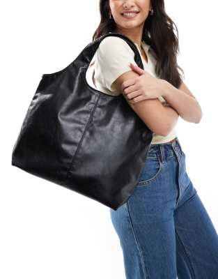 faux leather shopper in black