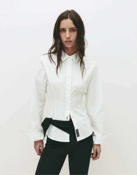 Pull&Bear – Figurbetonte Hemdbluse in Weiß mit Faltendetails - view 1