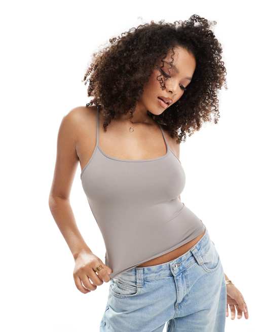 Pull&Bear – Figurformendes Polyamid-Camisole in Beige mit Riemchenträgern