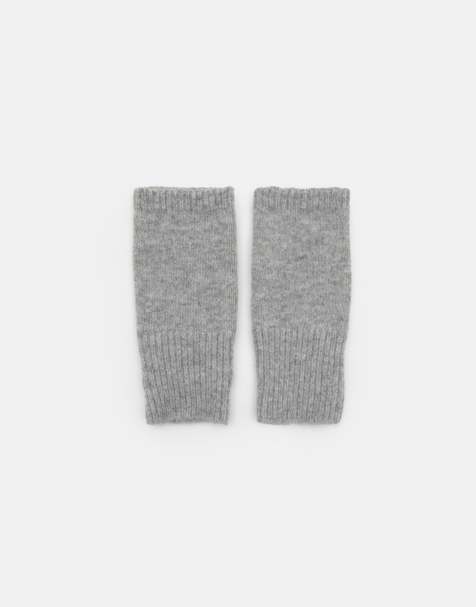 Pull&Bear – Fingerlose Strickhandschuhe in Blassgrau - view 1