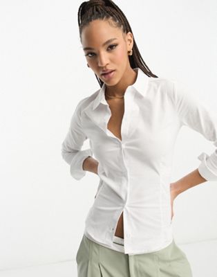 Pull&Bear fitted poplin shirt in white