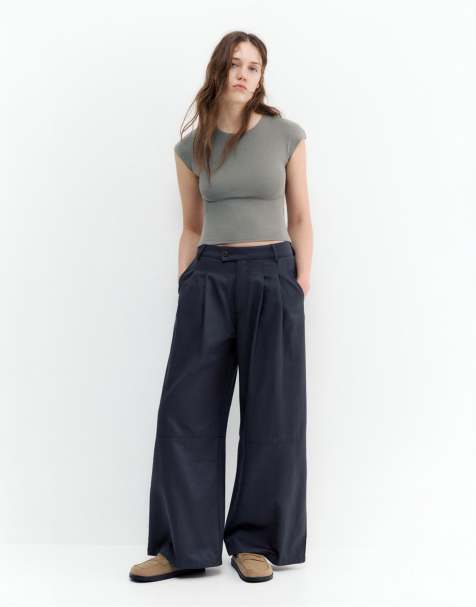 Pull&Bear Fitted t-shirt with full sleeves in khaki - view 1