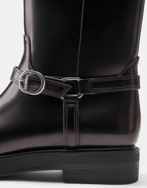 Pull&Bear flache Stiefel mit hohem Schaft und Schnalle in Burgunderrot, 4 von 4