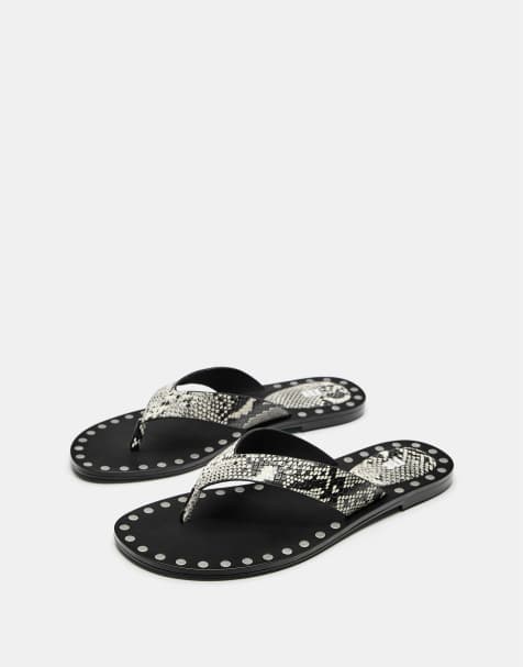 Pull&Bear - Flade sandaler med nitter og kontrastdetaljer - view 1