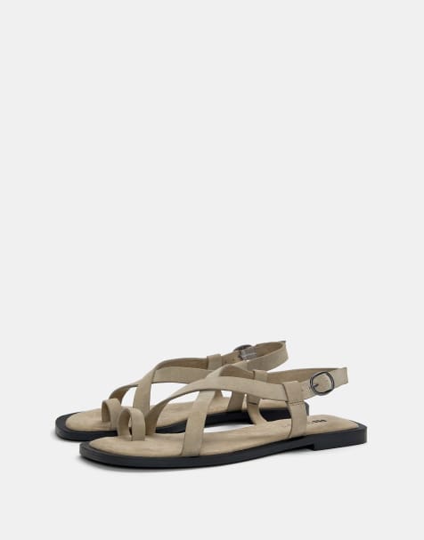 Pull&Bear - Flade sandfarvede sandaler i læder med stropper - view 1