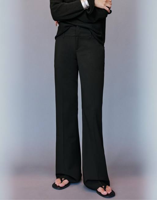 Pull&Bear Flared trousers with belt loops in black, 2 of 6
