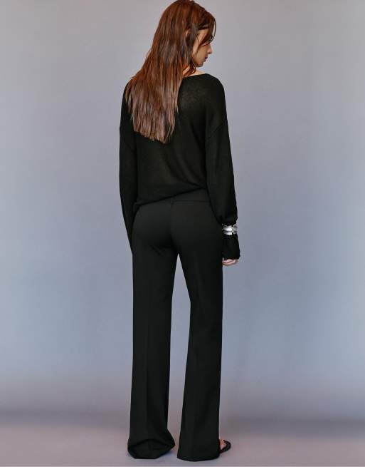Pull&Bear Flared trousers with belt loops in black, 4 of 6