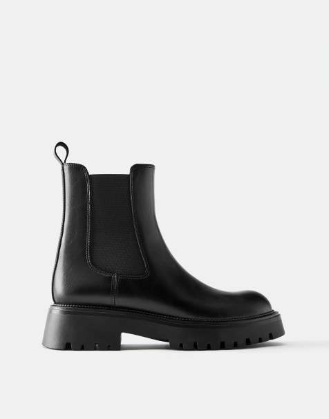 Pull&Bear Flat chelsea ankle boots in black - view 1