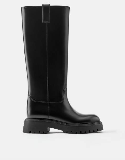 Pull&Bear Flat high boots in black - view 1
