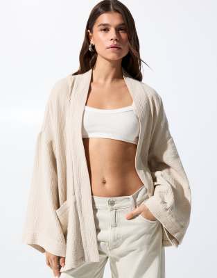 Pull & Bear - Fließende Kimono-Jacke in Steinbeige-Neutral