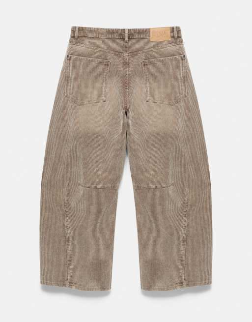 Pull&Bear fløjlsbukser med barrel-ben i brun, 6 af 6
