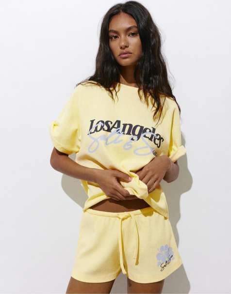 Pull&Bear Floral textured shorts in light yellow - view 1