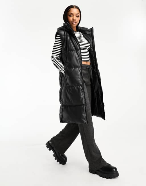Pull&Bear - Foret longline-vest med hætte i sort imiteret læder