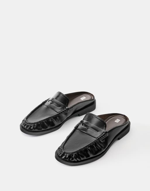 Pull&Bear Gathered loafers in black, 2 of 4