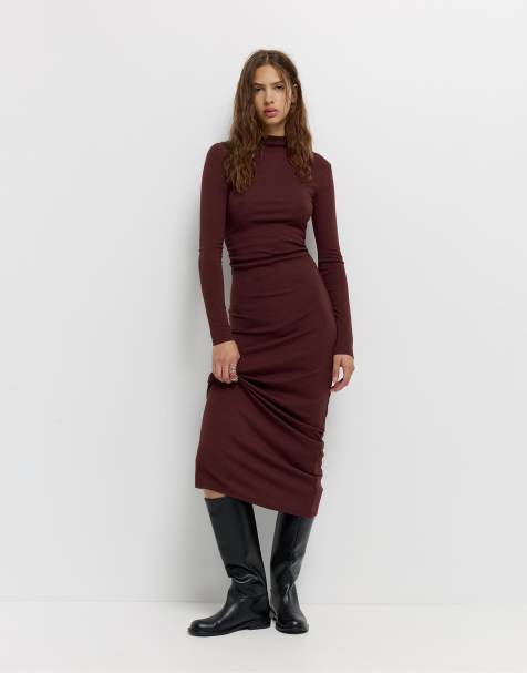Pull&Bear Gathered midi dress in burgundy