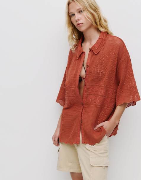 Pull&Bear - Gebreid overhemd met borduursels in rood - view 1