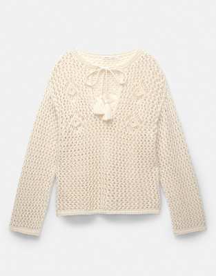 Pull&Bear – Gehäkelter Pullover in Beige mit Kordelzug - view 1